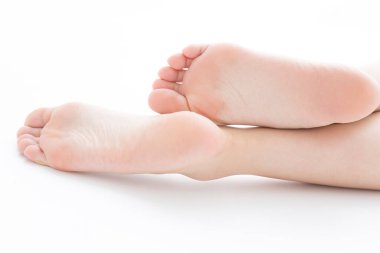 Beyaz arka planda çıplak kadın