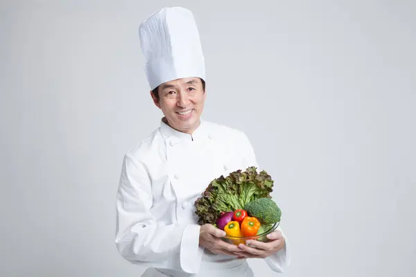 Close Retrato Chef Japonês Segurando Legumes — Fotografia de Stock