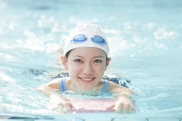 Japońska Kobieta Stroju Kąpielowym Czapce — Zdjęcie stockowe