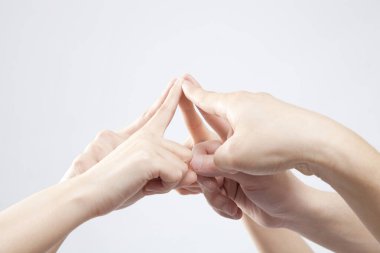 beyaz arkaplanda izole edilmiş bir grup insan 