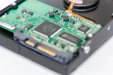 Elektronik devre kartı kapanıyor.