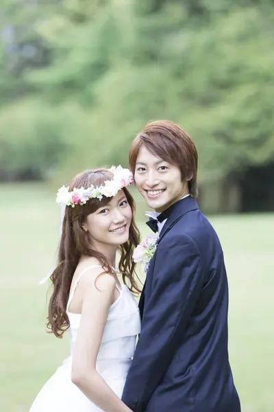 Νεαρή Όμορφη Νύφη Και Γαμπρός Από Την Ασία — Φωτογραφία Αρχείου