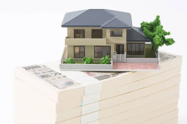 Modelo Casa Com Notas Iene Japonês Isolado Fundo — Fotografia de Stock