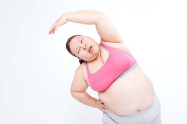 Aşırı kilolu Japon genç kadın eğitiminin stüdyo portresi