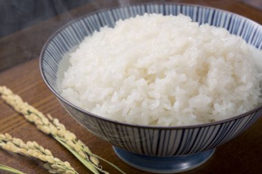 Bir kase taze pilav. Japon yemeği. 