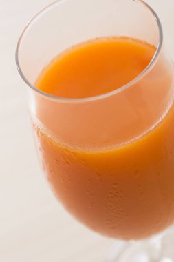 Portakal suyu ve portakal suyu.