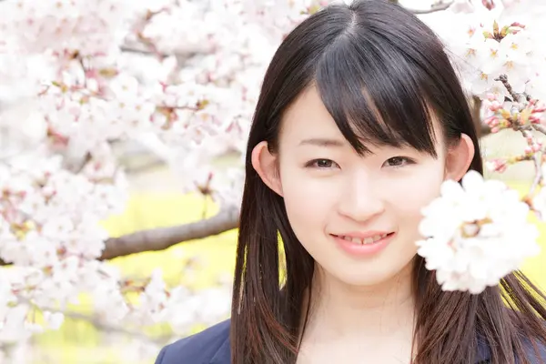 Aasialainen Nainen Keväällä Kukka Muotokuva Japanilainen Nainen — kuvapankkivalokuva