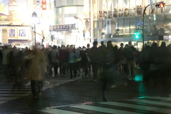 東京都渋谷区 渋谷クロッシングは世界で最も忙しいクロスウォークの1つです — ストック写真