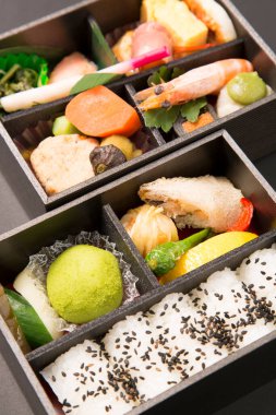 Lezzetli Asya yemeklerinin yakın görüntüsü