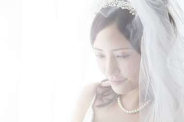 Peçeli güzel Japon gelini.