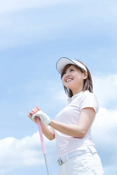Güzel Asyalı Kadın Golfçü — Stok fotoğraf