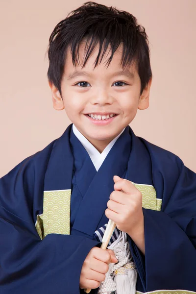 Cute Asia Anak Kecil Dalam Kimono Tradisional — Stok Foto