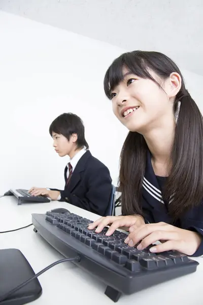 Portrait Asian Students Studying Computer Class — Stock Photo, Image