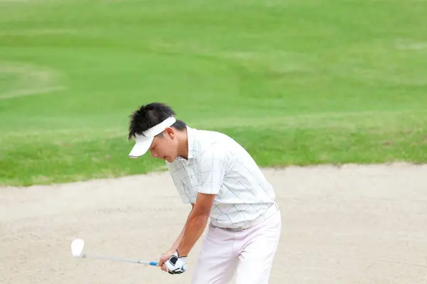 Joven Japonés Jugando Golf Durante Día — Foto de Stock