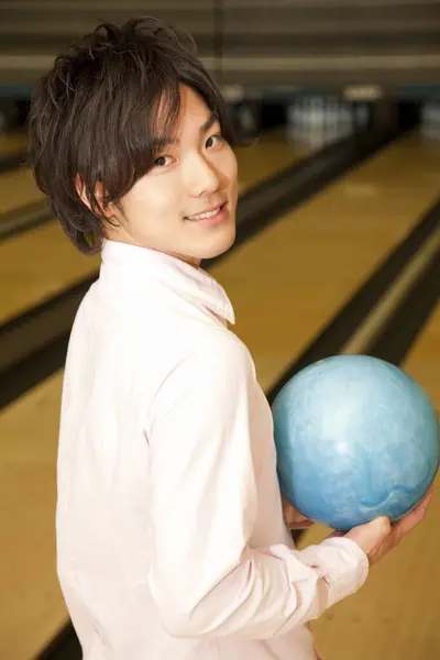 Asian Man Holding Bowling Ball Club — Stock Photo, Image