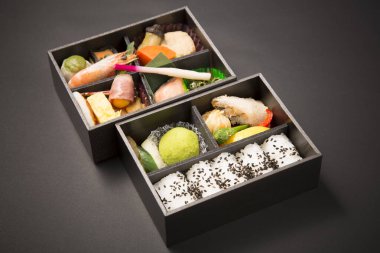 Lezzetli Asya yemeklerinin yakın görüntüsü