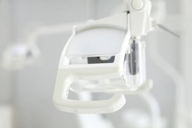 Klinikte dişçi aletleri ve ekipmanlar