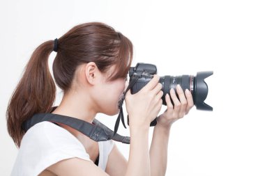 Kameralı genç Asyalı kadın.