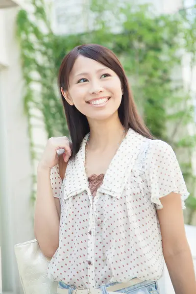 Portré Mosolygós Japán Séta Városban — Stock Fotó