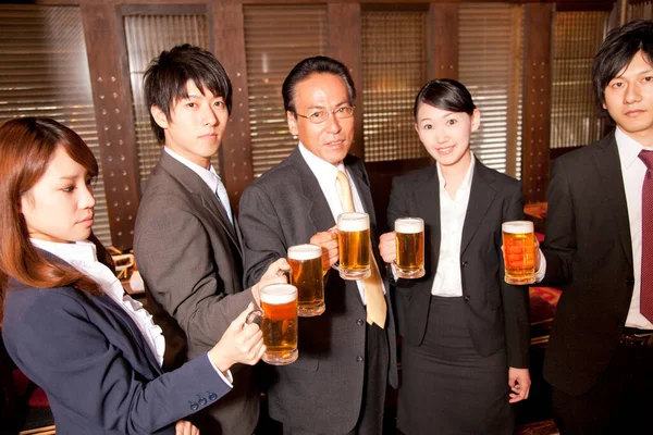Barda Bira Içen Japon Işadamları — Stok fotoğraf
