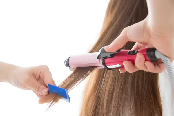 Donna Salone Bellezza Facendo Hair Styling — Foto Stock
