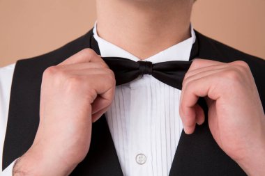 Papyon takan genç garson. 