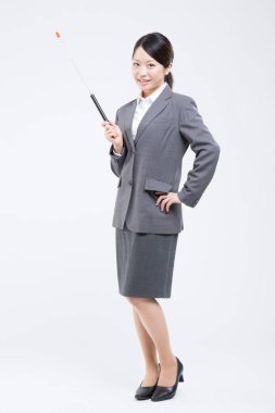 Beyaz arka planda işaretçi ile iş kadını