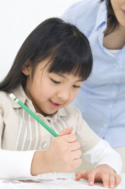 Stüdyo portresi, genç Japon anne ve kızının