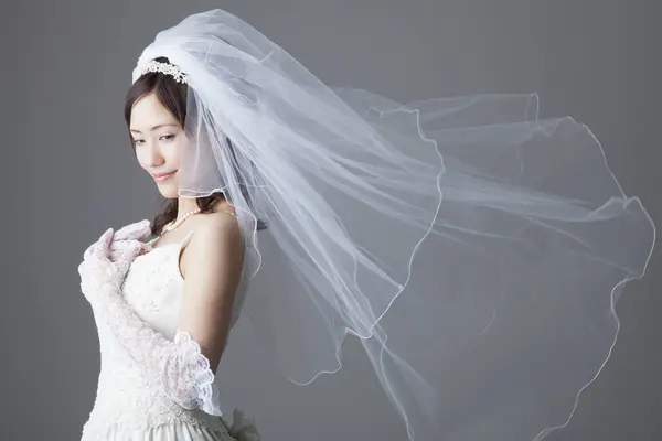 Beautiful Young Asian Bride White Wedding Dress — Stock Photo, Image