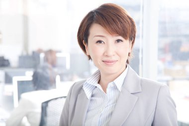 Asyalı iş kadını portresi 