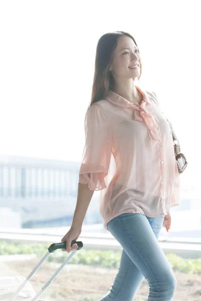 Krásná Japonská Žena Letišti Terminálu Zavazadly Cestovní Rekreační Koncept — Stock fotografie