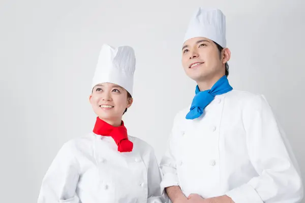 Retrato Estudio Jóvenes Chefs Japoneses Uniforme Blanco —  Fotos de Stock