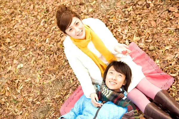 Young Beautiful Asian Couple Posing Outdoors Autumn — Stock Photo, Image