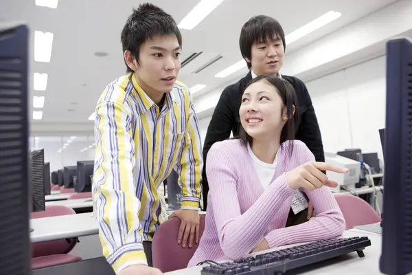 Asiatische Schüler Der Computerklasse — Stockfoto