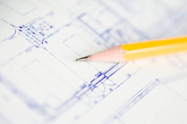 Çizimler ve kalemle mimari projeyi kapat