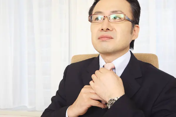 Man Suit Adjusting His Tie — Stock Photo, Image