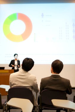 iş konferansındaki insanları, sunumu 