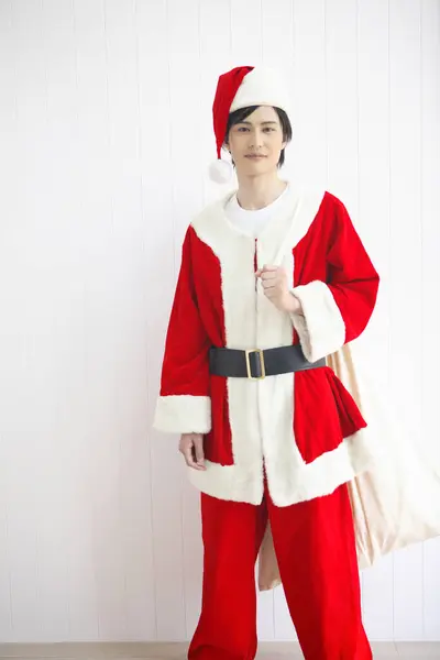 Snygg Japansk Man Klädd Som Jultomten — Stockfoto
