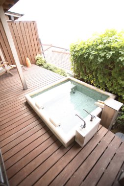 Otelde yüzme havuzu