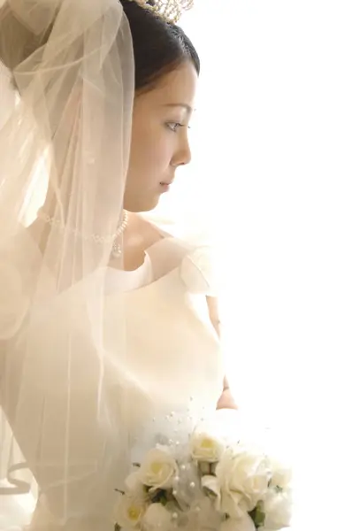 Close Aziatische Bruid Met Een Bruiloft Boeket — Stockfoto