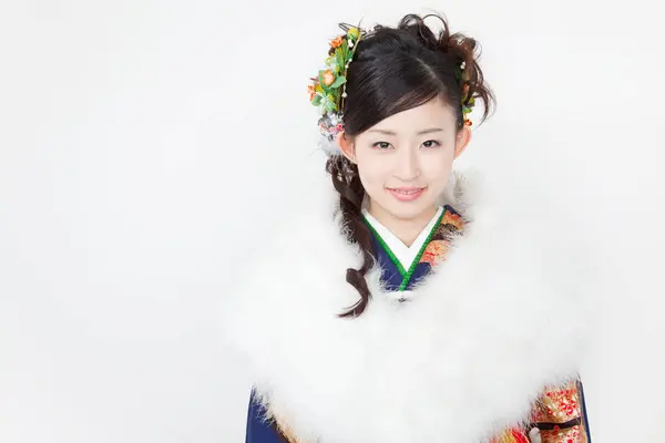 Mooie Japanse Jonge Vrouw Traditionele Kostuum Geïsoleerd Wit — Stockfoto