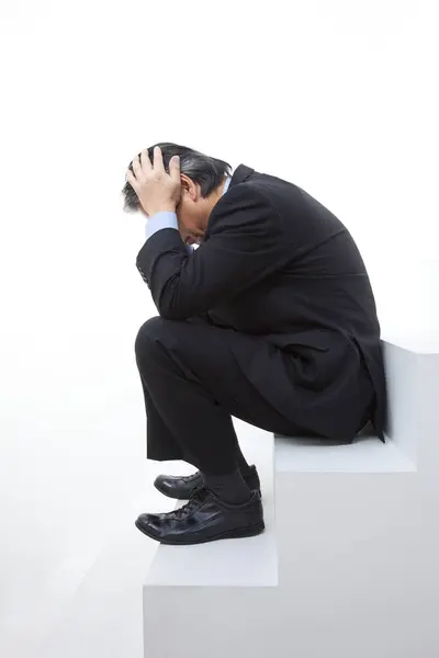 Hombre Traje Con Depresión Sentado Escalón — Foto de Stock