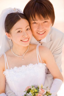 Güzel bir çift Asyalı yeni evli.