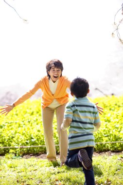 Büyükanne ve torunu Park 