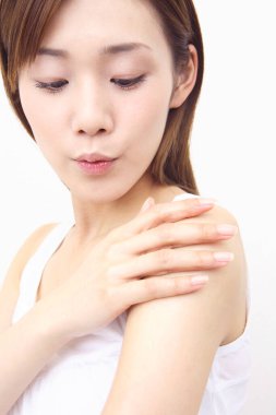 Genç kadın bir cilt bakımı