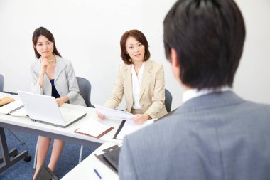 iş takım toplantıda birlikte çalışma