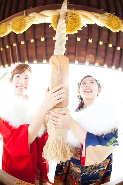 Asian Girls Dressed Furisode Shaking Bell Temple Praying — Stock Photo, Image