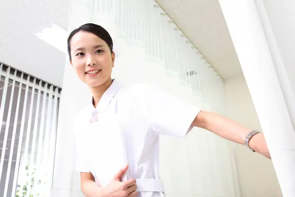 Porträtt Vacker Japansk Sjuksköterska Sjukhusavdelningen — Stockfoto