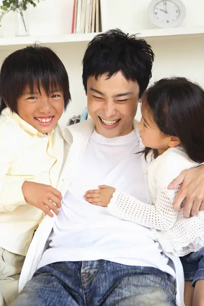 Šťastný Asijské Děti Otcem — Stock fotografie
