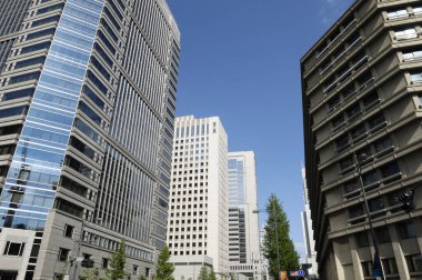 Gökdelenleri güneşli bir günde görmek, modern şehir mimarisi